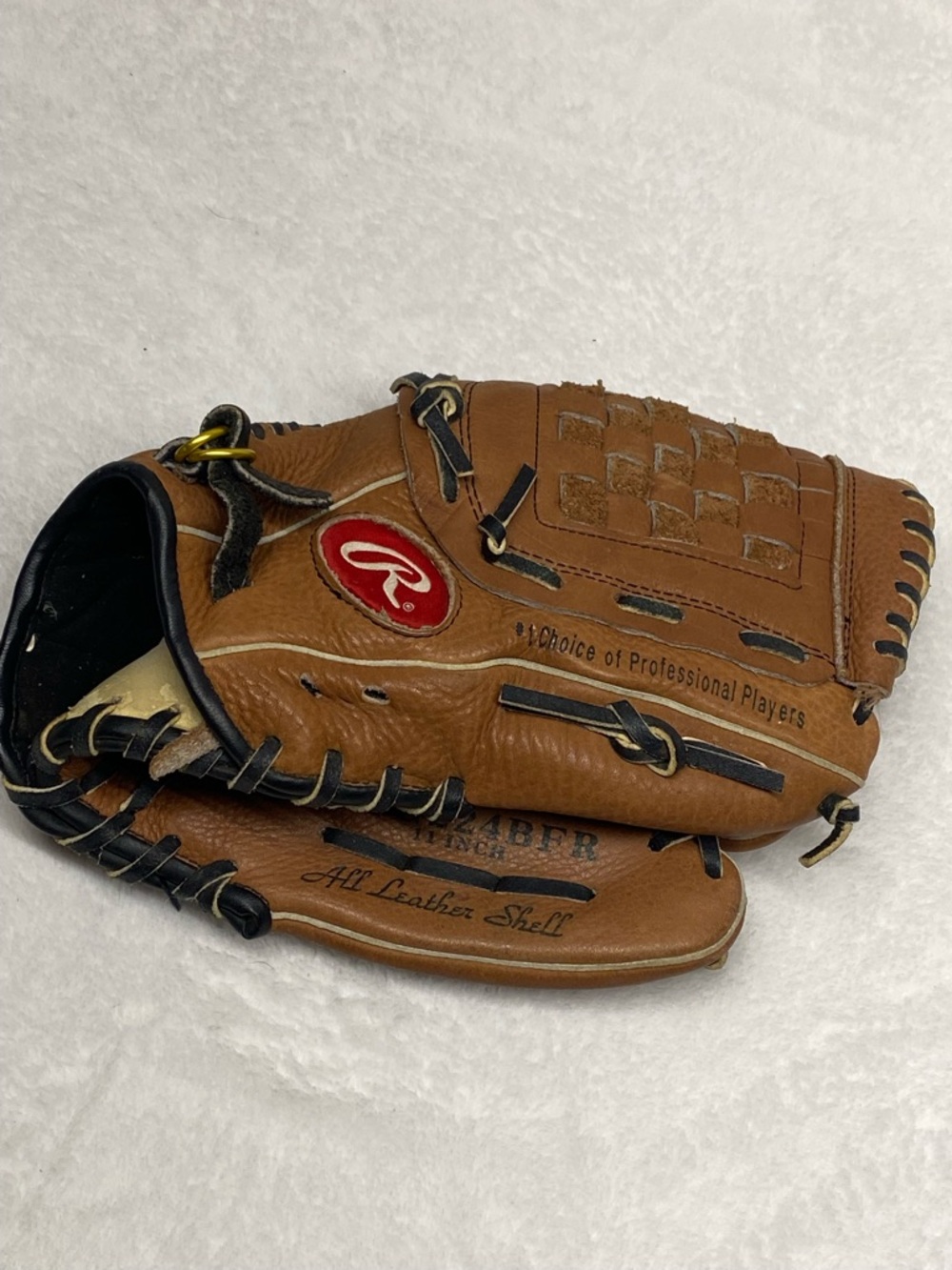 11-inch brown leather Rawlings RBG224BER baseball glove